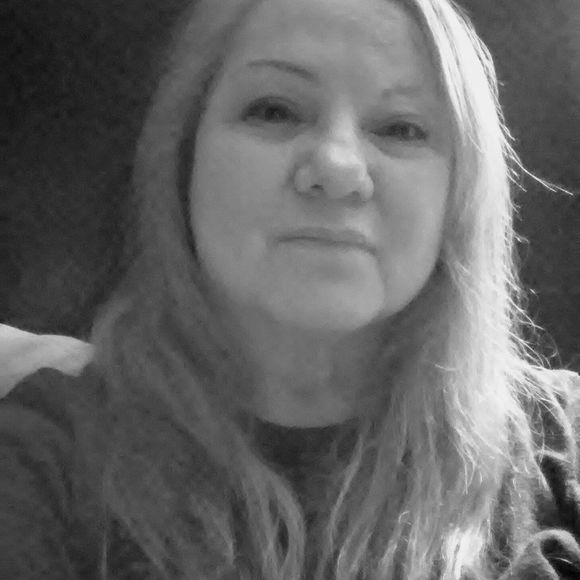 Meet your Posher, Helen - Picture 1 of 1